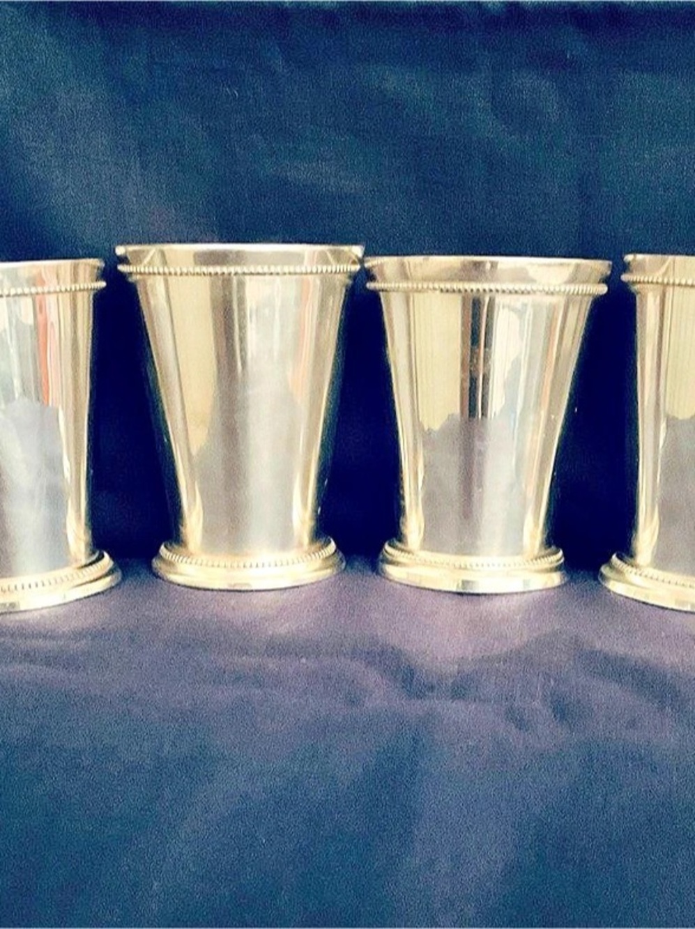TWO'S COMPANY Silver Beaded Rim Cups Set of 4